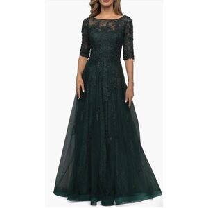 Elegant Green Lace Evening Gown